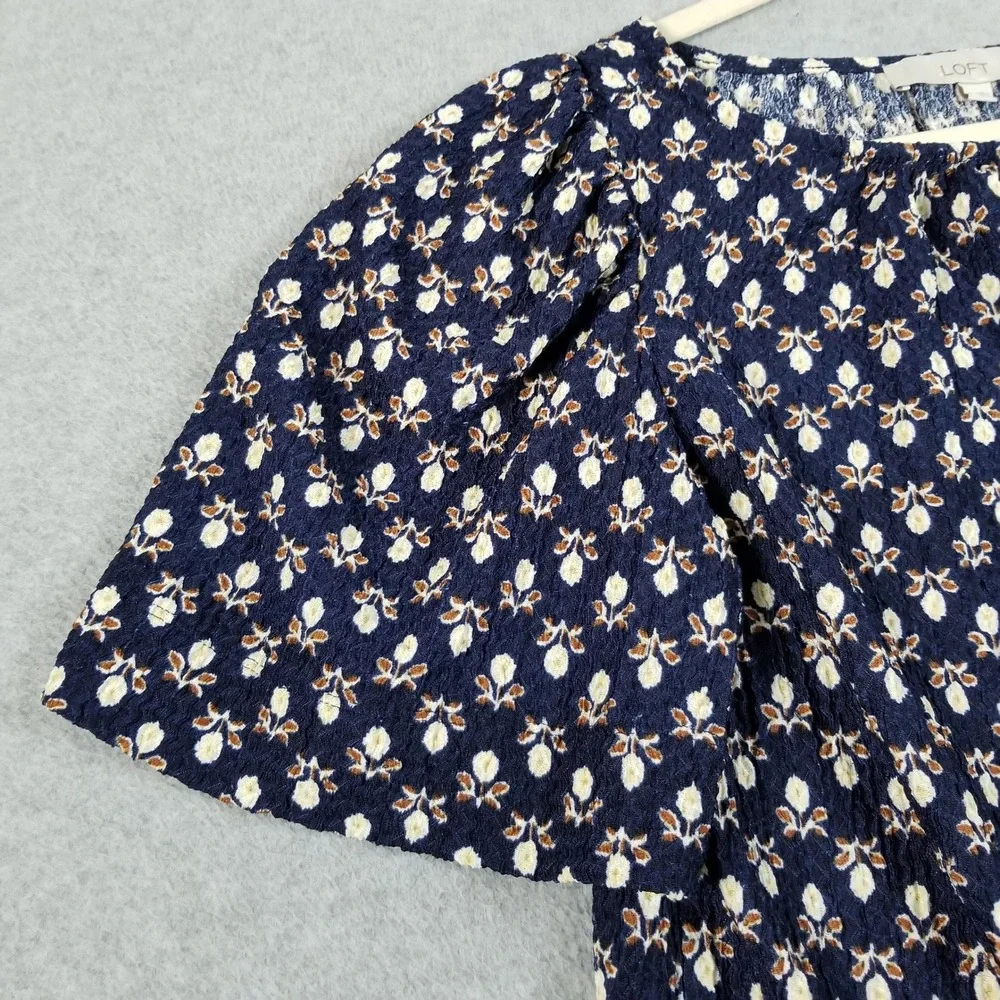 LOFT Blouse Women M Medium Blue Floral Seersucker Puff Sleeve Casual Top Cottage